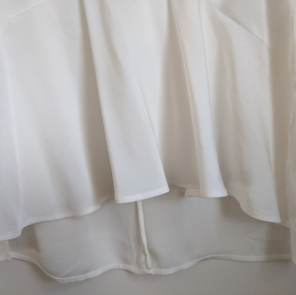 White blouse - Picture 2 of 4